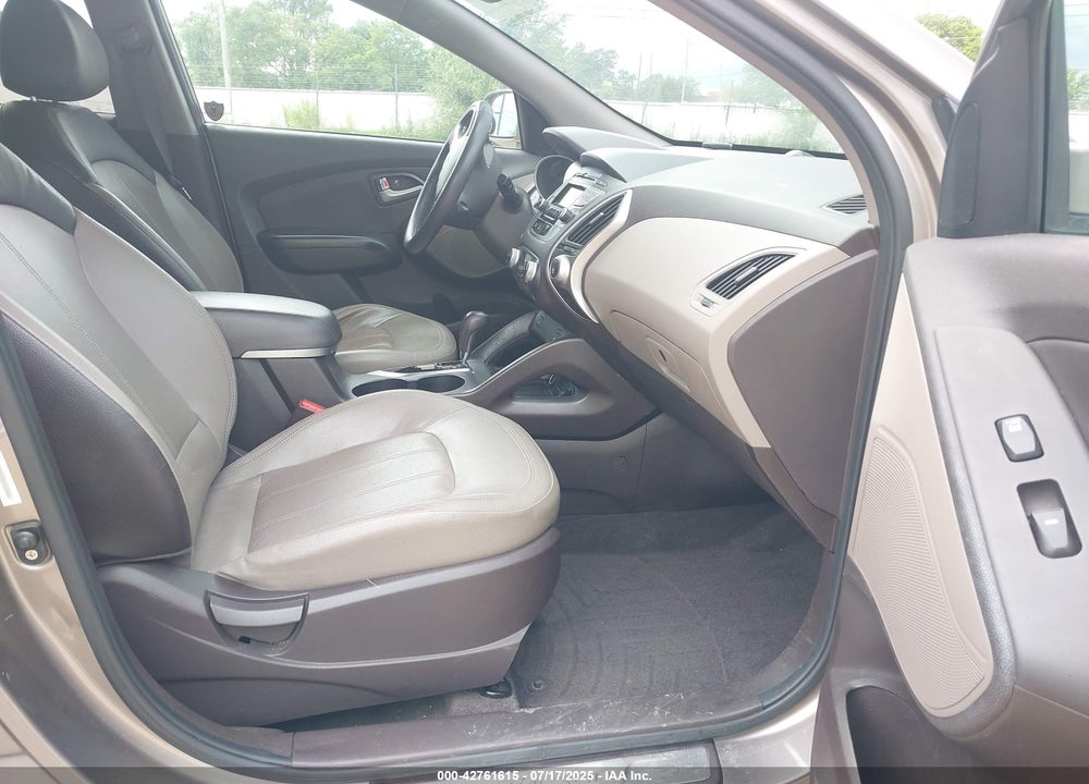 2013 HYUNDAI TUCSON VIN: KM8JU3AC2DU572880