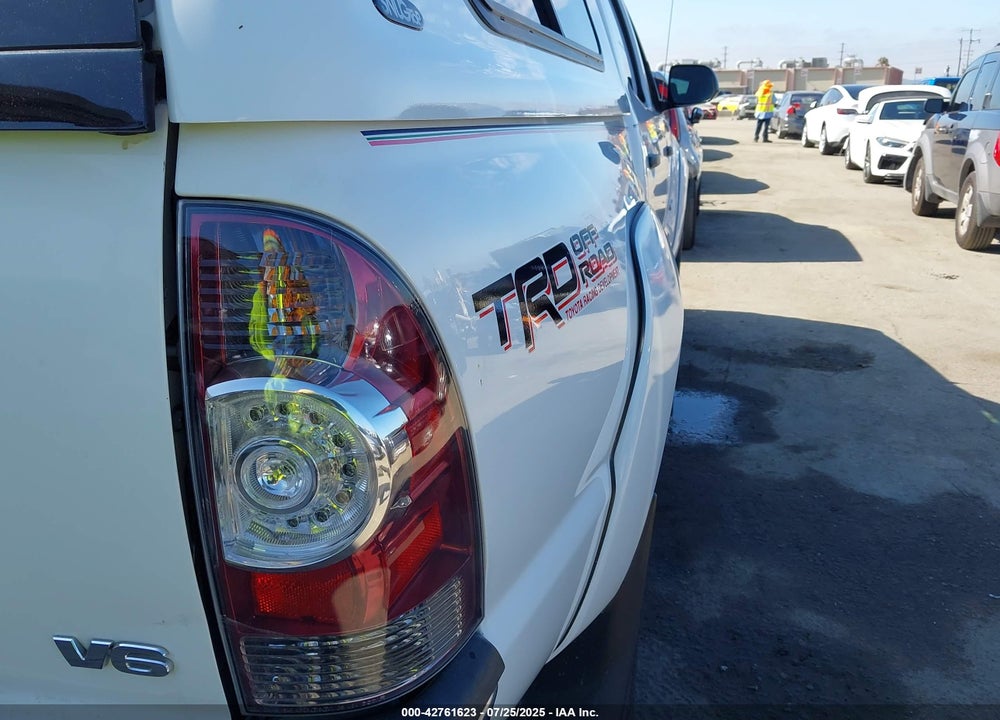 2013 TOYOTA TACOMA VIN: 3TMLU4EN0DM105489