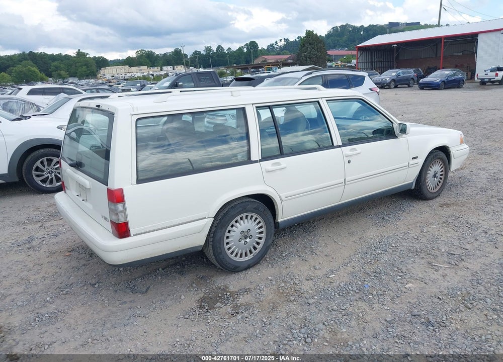 1998 VOLVO V90 VIN: YV1KW9609W1045244