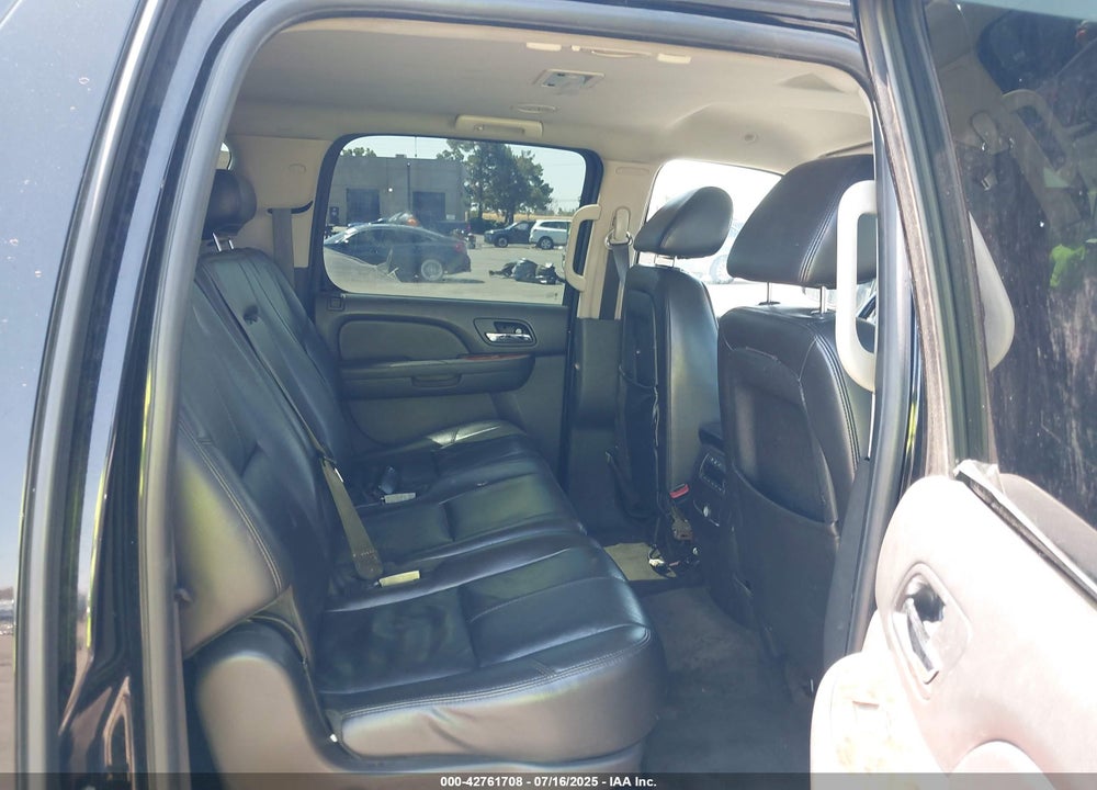 2009 CHEVROLET SUBURBAN 1500 VIN: 1GNFC26089R264006