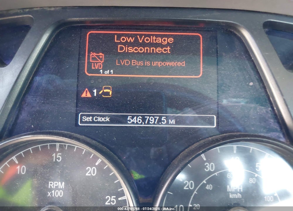 2017 PETERBILT 579 VIN: 1XPBDP9X3HD423289
