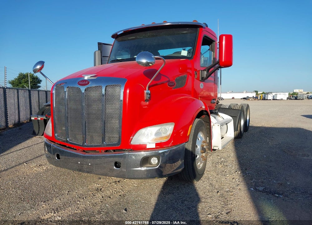 2017 PETERBILT 579 VIN: 1XPBDP9X3HD423289