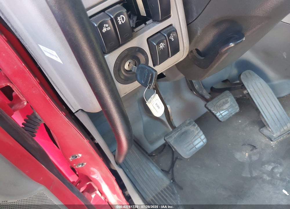 2017 PETERBILT 579 VIN: 1XPBDP9X6HD442306