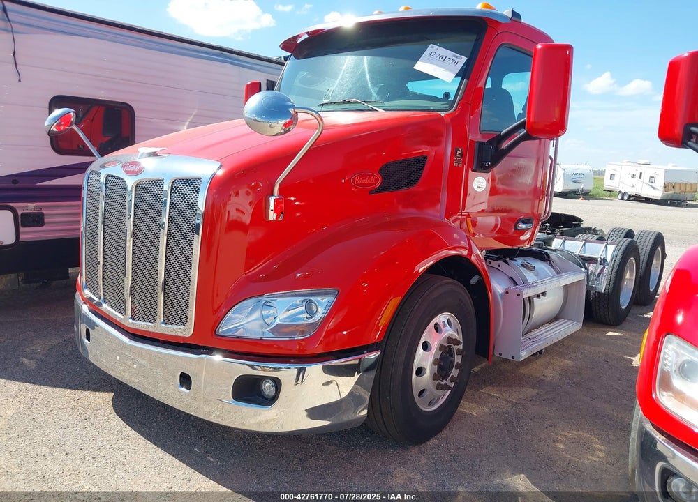 2017 PETERBILT 579 VIN: 1XPBDP9X6HD442306