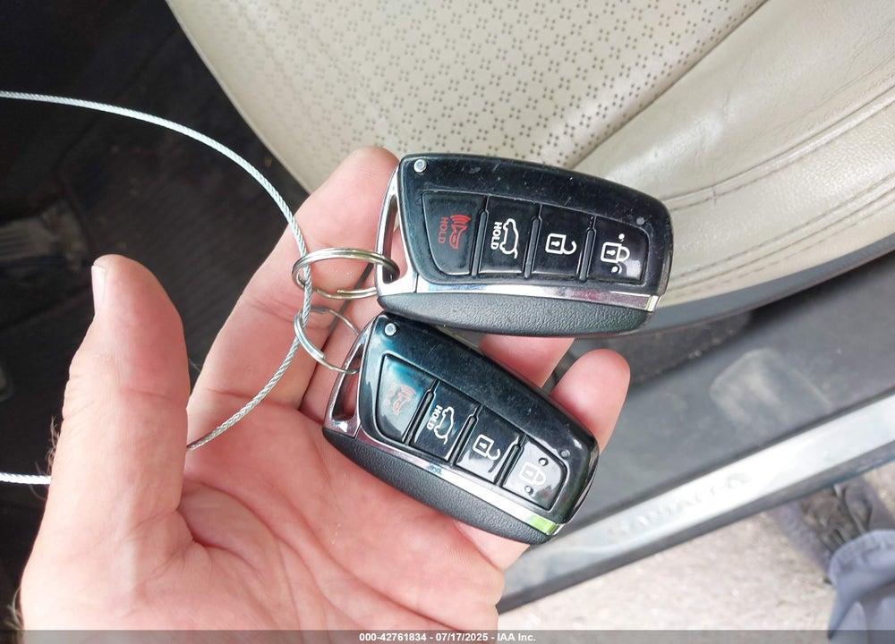 2013 HYUNDAI SANTA FE VIN: 5XYZUDLA6DG101471