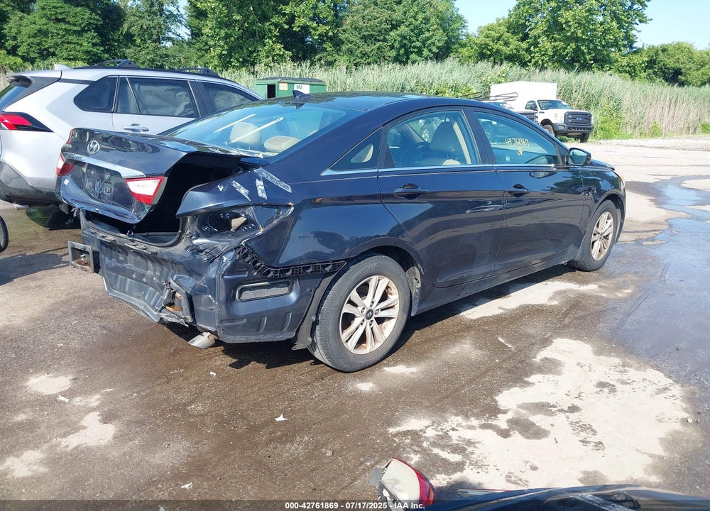 2013 HYUNDAI SONATA VIN: 5NPEB4AC5DH520669