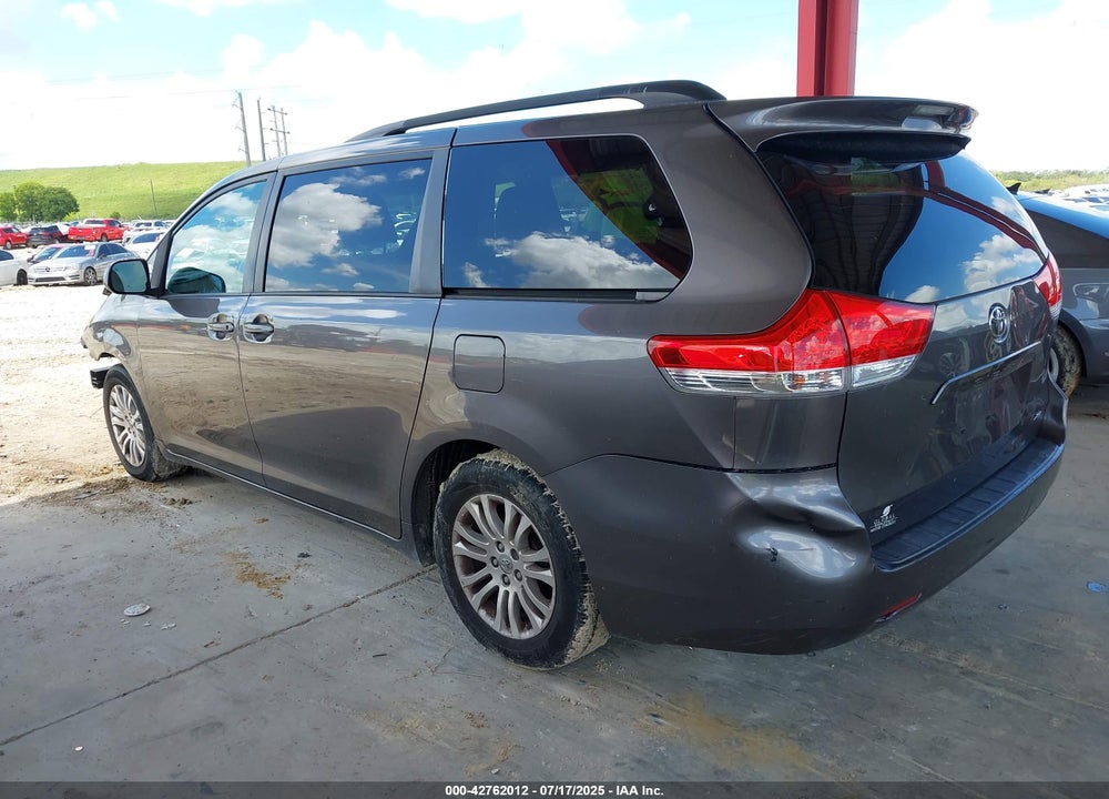 2014 TOYOTA SIENNA VIN: 5TDYK3DC0ES440355