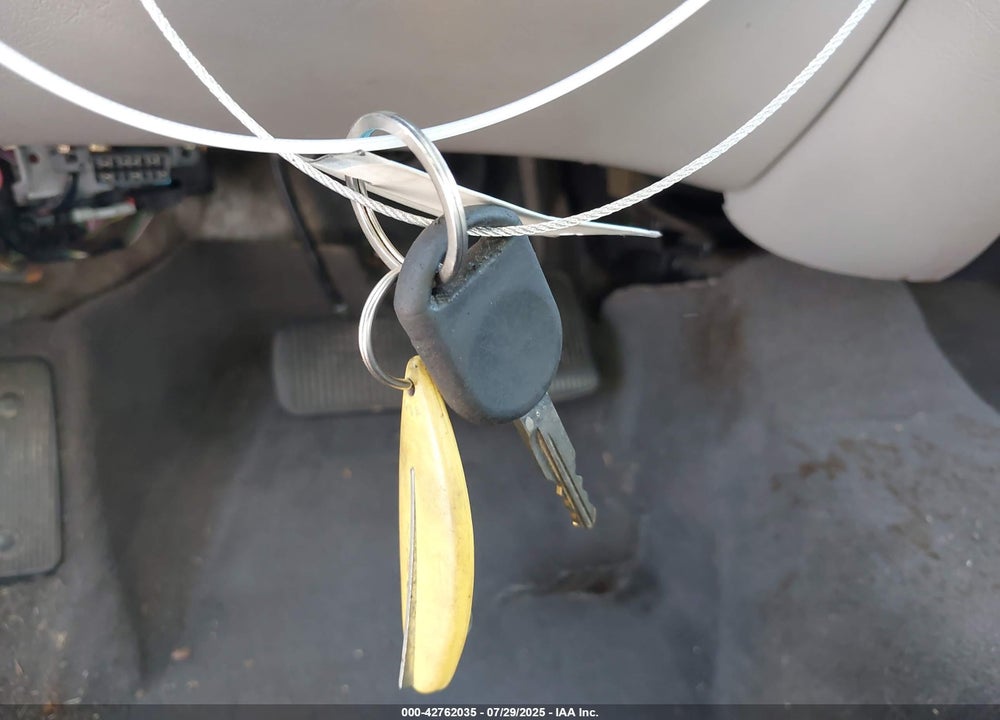 2001 FORD TAURUS VIN: 1FAFP53U81A210610