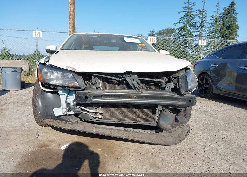 2014 VOLKSWAGEN PASSAT VIN: 1VWBT7A39EC089779