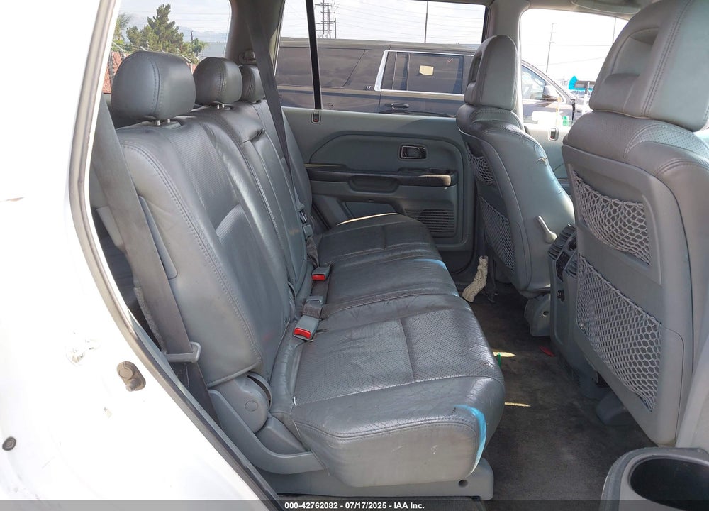 2004 HONDA PILOT EX-L VIN: 2HKYF18684H564830
