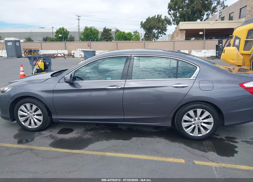 2013 HONDA ACCORD VIN: 1HGCR3F80DA029503