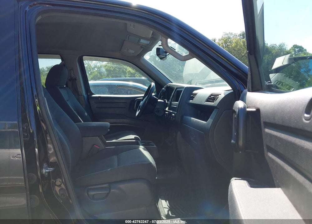 2013 HONDA RIDGELINE VIN: 5FPYK1F70DB013868