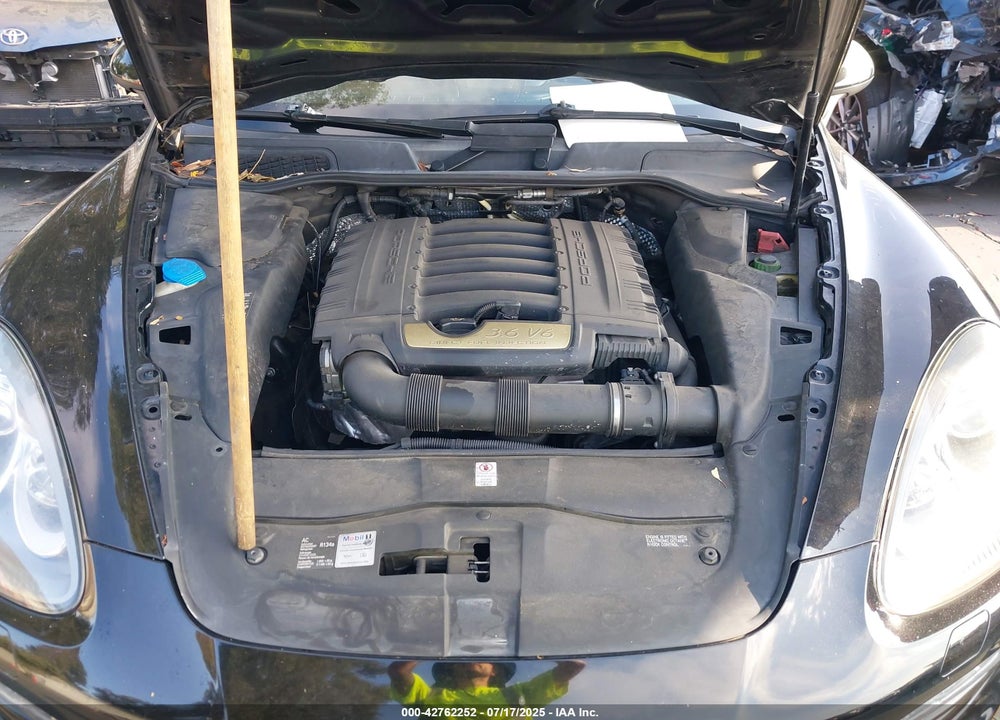 2012 PORSCHE CAYENNE VIN: WP1AA2A27CLA02052