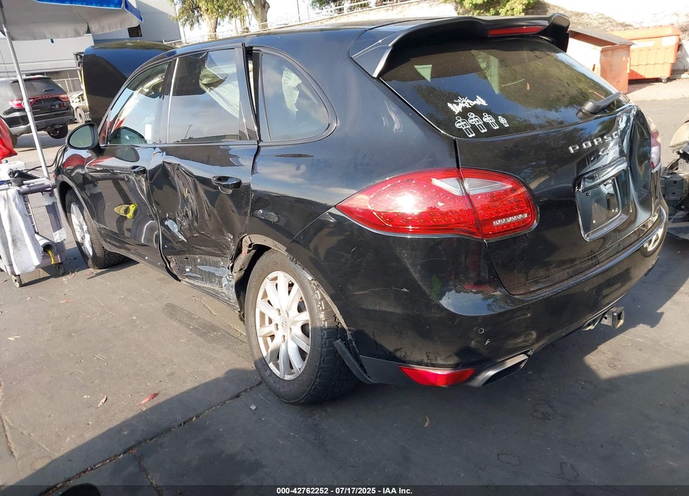 2012 PORSCHE CAYENNE VIN: WP1AA2A27CLA02052