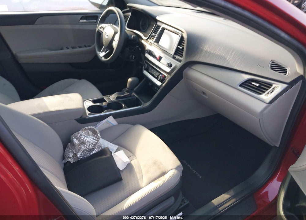 2019 HYUNDAI SONATA SE VIN: 5NPE24AF2KH752119