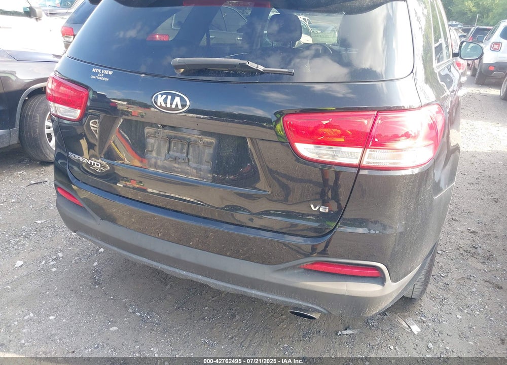 2016 KIA SORENTO VIN: 5XYPG4A58GG138644