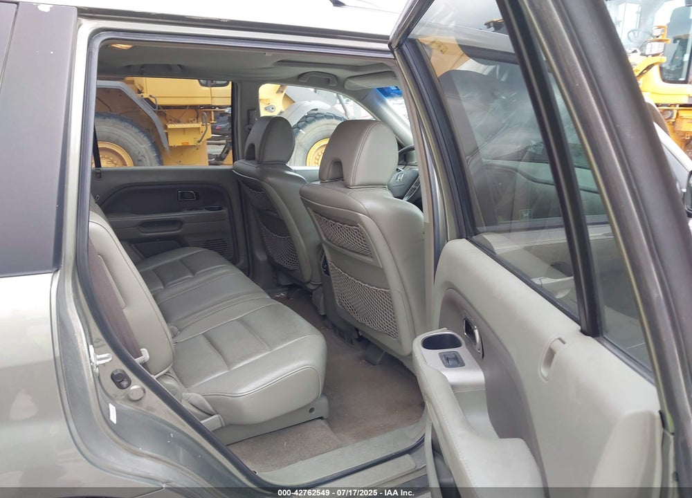 2007 HONDA PILOT EX-L VIN: 5FNYF18597B008424