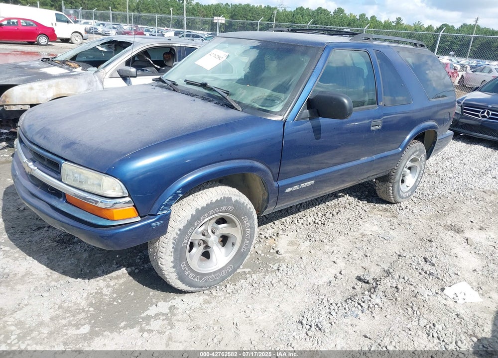 2002 CHEVROLET BLAZER LS VIN: 1GNCS18W42K158992