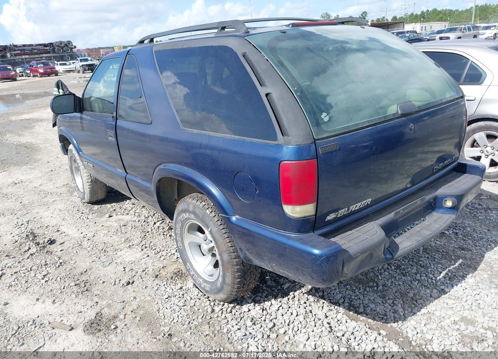 2002 CHEVROLET BLAZER LS VIN: 1GNCS18W42K158992