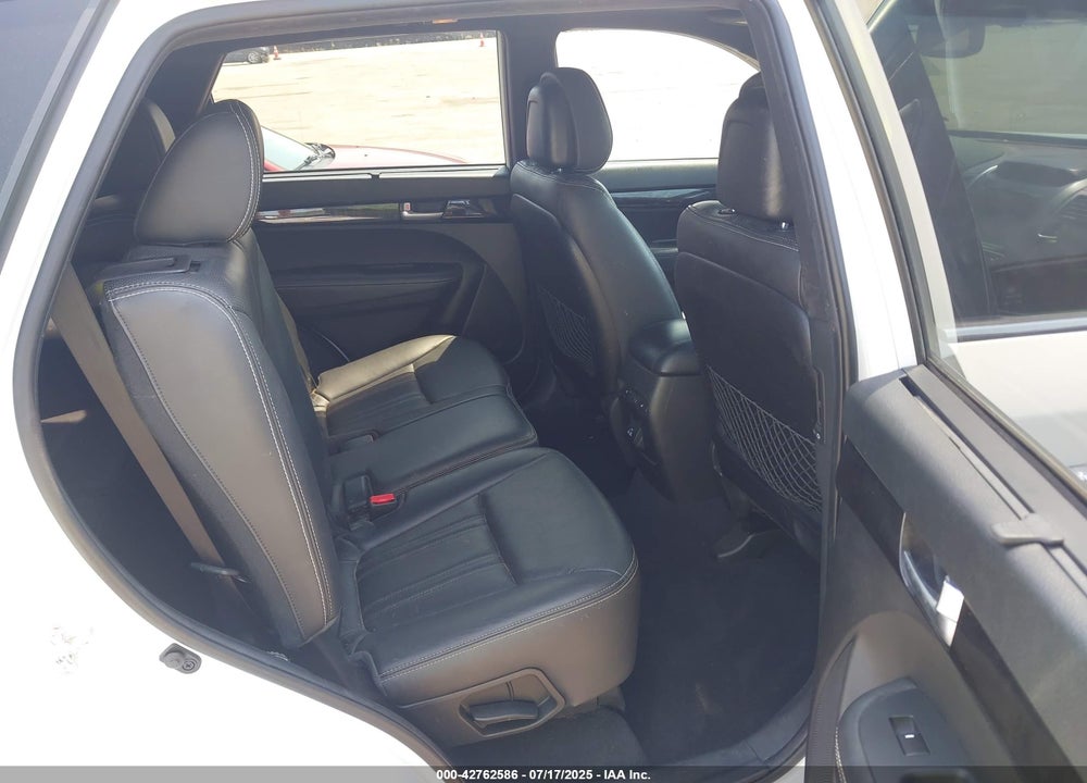 2014 KIA SORENTO VIN: 5XYKWDA76EG452465