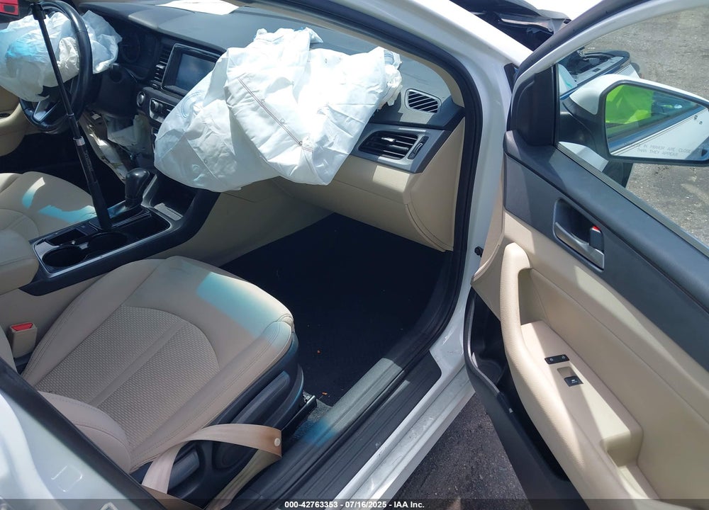 2019 HYUNDAI SONATA VIN: 5NPE34AF4KH812138