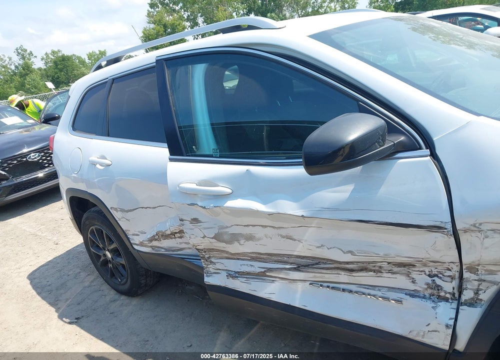2014 JEEP CHEROKEE VIN: 1C4PJMCB9EW228065