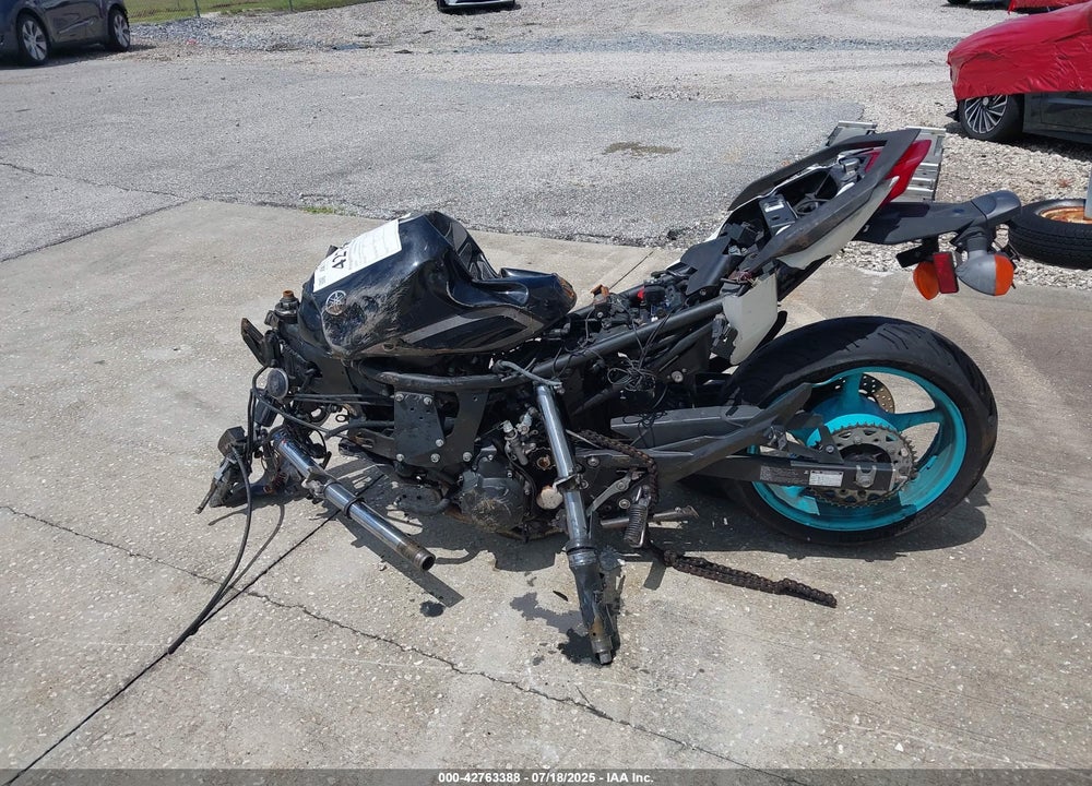 2010 YAMAHA FZ6 R VIN: JYARJ18E4AA005767