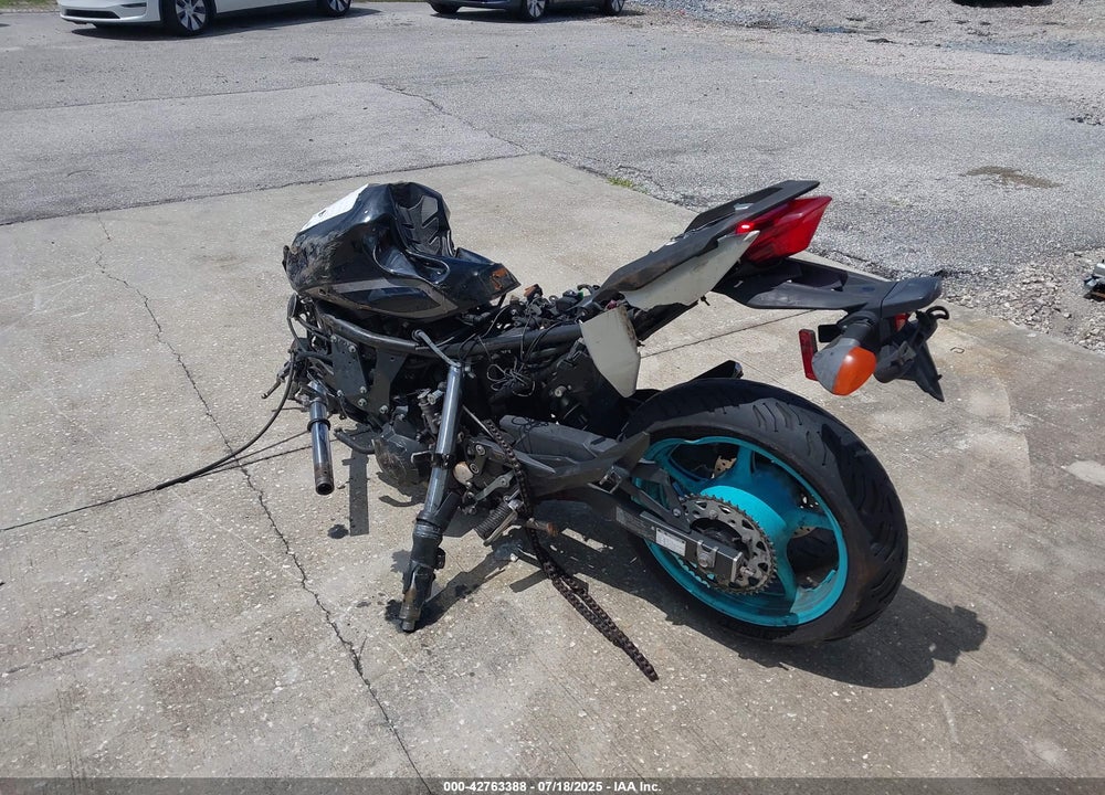 2010 YAMAHA FZ6 R VIN: JYARJ18E4AA005767