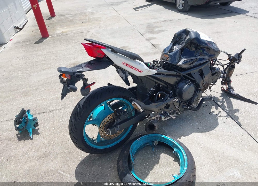 2010 YAMAHA FZ6 R VIN: JYARJ18E4AA005767
