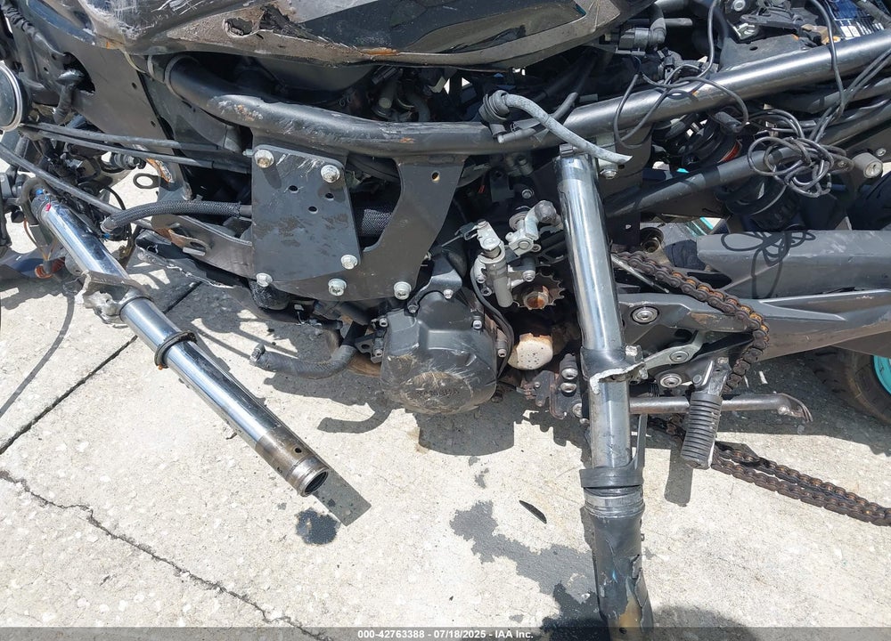 2010 YAMAHA FZ6 R VIN: JYARJ18E4AA005767