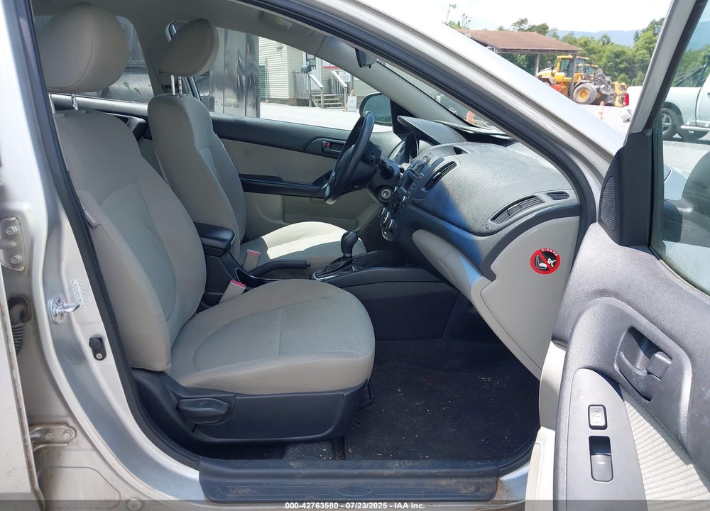 2012 KIA FORTE VIN: KNAFU4A2XC5637570
