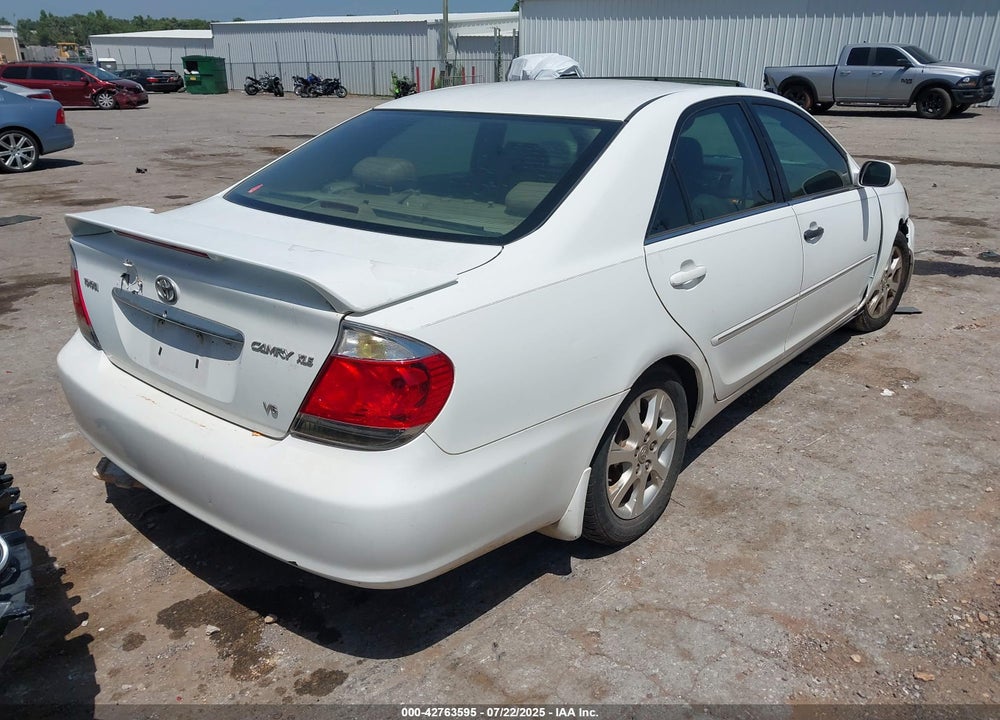 2005 TOYOTA CAMRY XLE V6 VIN: 4T1BF32K45U083497
