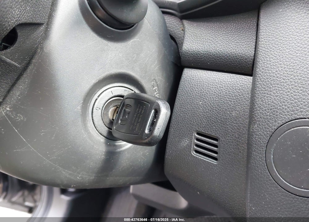 2015 HONDA FIT VIN: 3HGGK5H50FM743903