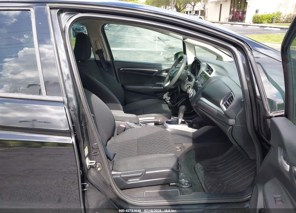 2015 HONDA FIT VIN: 3HGGK5H50FM743903