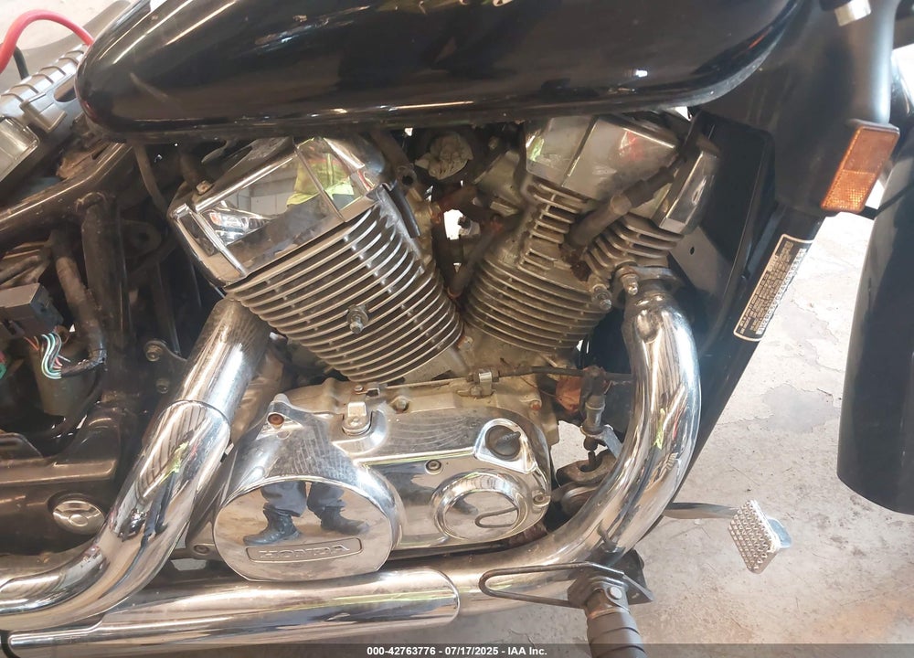 2004 HONDA VT750 C VIN: JH2RC50054K010861
