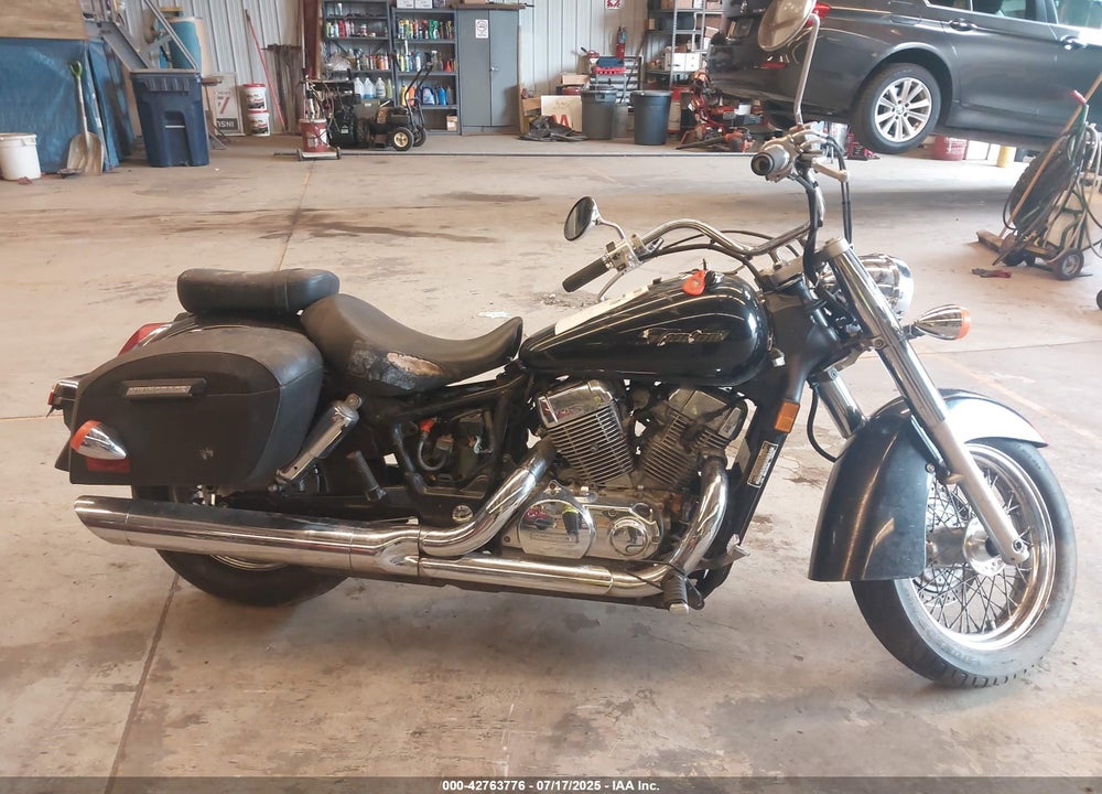 2004 HONDA VT750 C VIN: JH2RC50054K010861