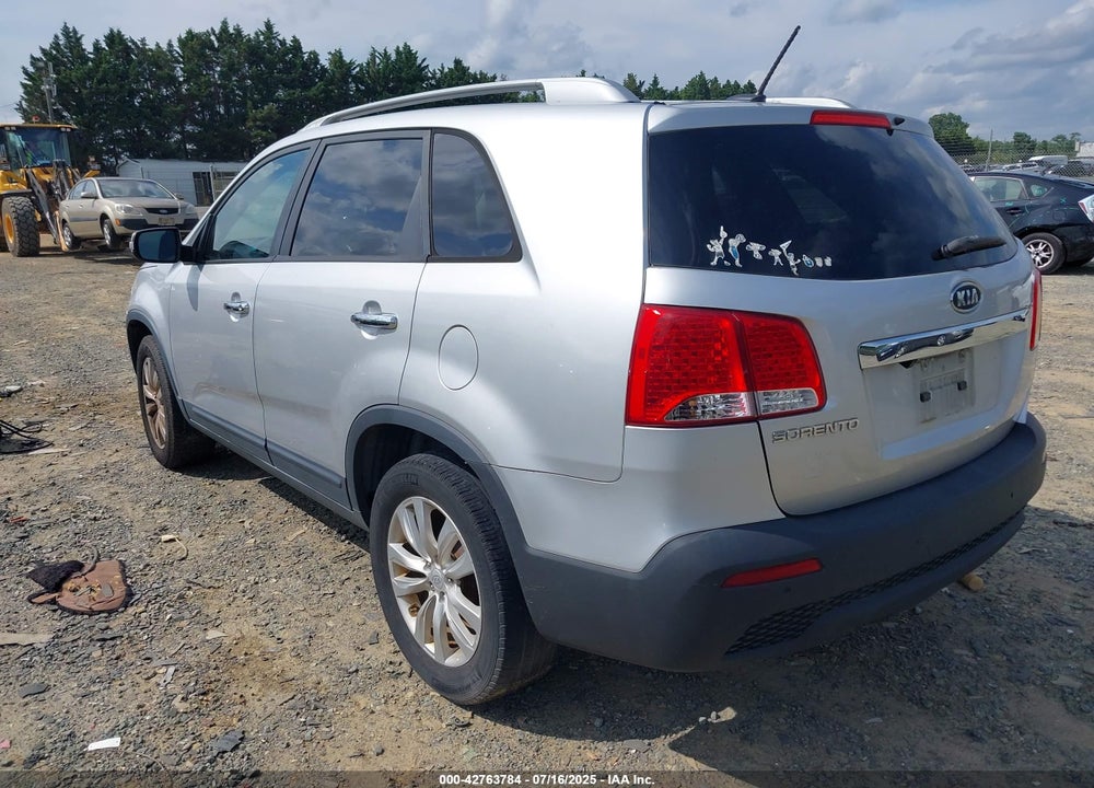 2011 KIA SORENTO VIN: 5XYKT4A2XBG087023