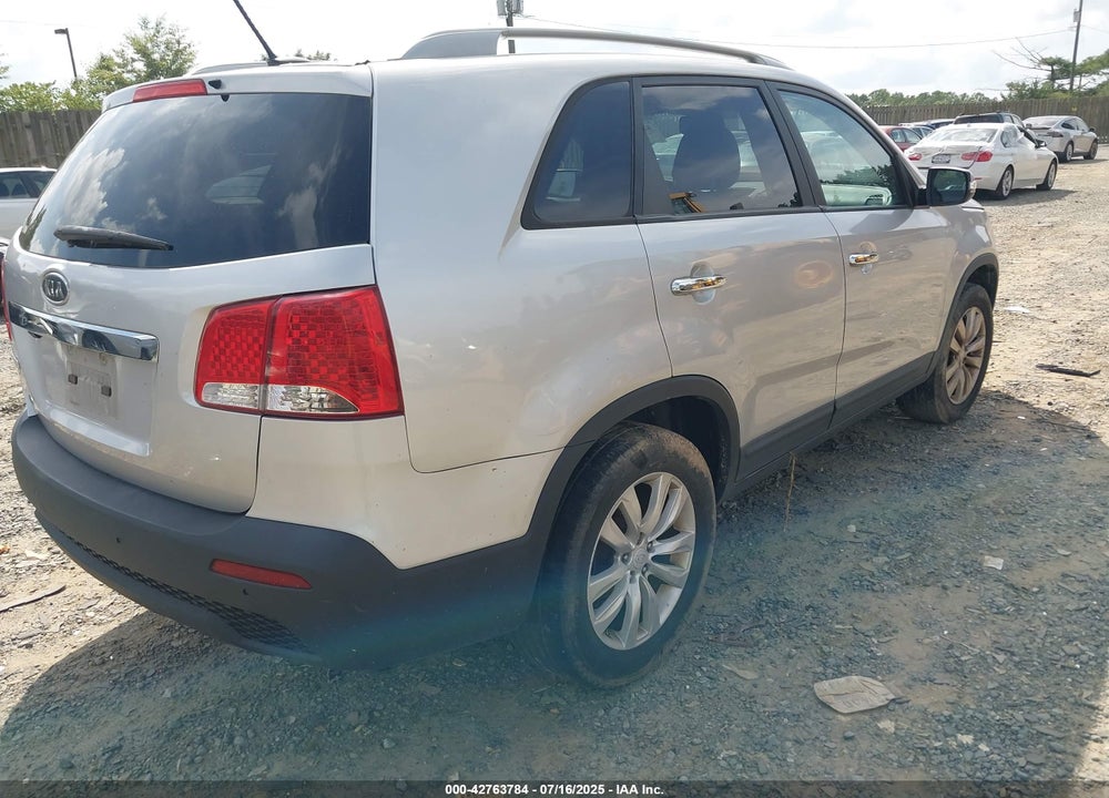 2011 KIA SORENTO VIN: 5XYKT4A2XBG087023