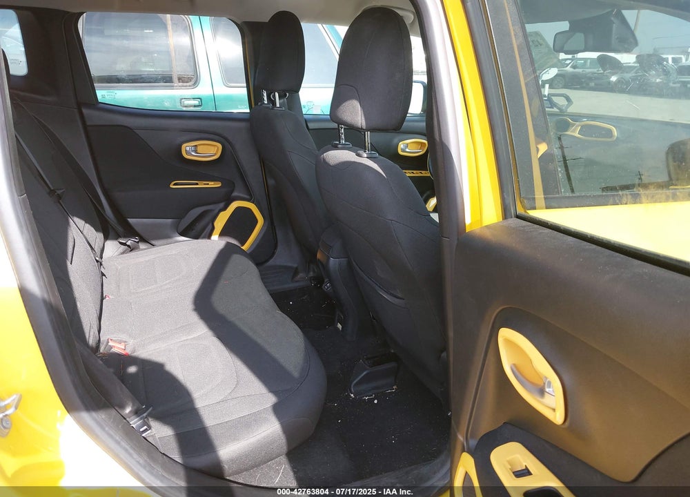 2019 JEEP RENEGADE LATITUDE FWD VIN: ZACNJABB4KPJ85980