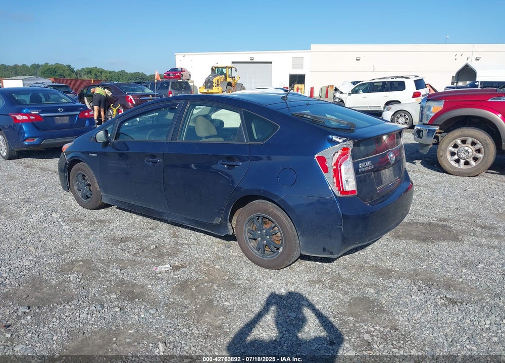 2015 TOYOTA PRIUS VIN: JTDKN3DU4F1940622