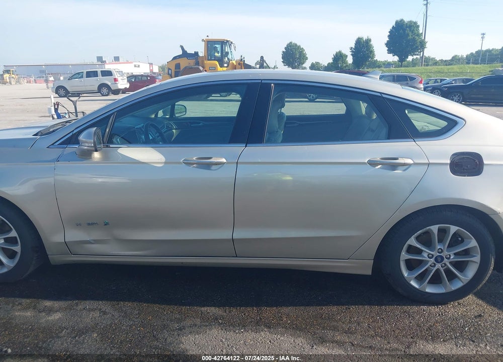 2019 FORD FUSION HYBRID SEL VIN: 3FA6P0MUXKR136938