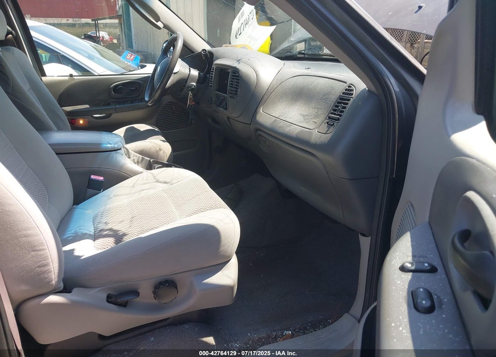 2002 FORD F-150 LARIAT/XLT VIN: 1FTRW08L32KE27250