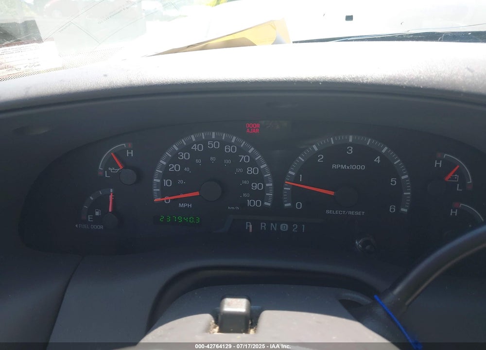 2002 FORD F-150 LARIAT/XLT VIN: 1FTRW08L32KE27250