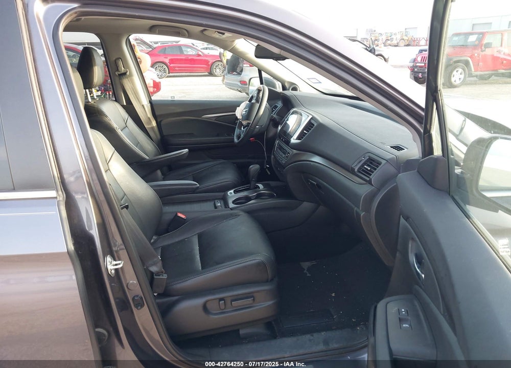 2017 HONDA PILOT VIN: 5FNYF5H86HB020761