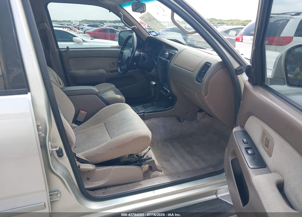 2000 TOYOTA 4RUNNER SR5 V6 VIN: JT3GN86R6Y0178371