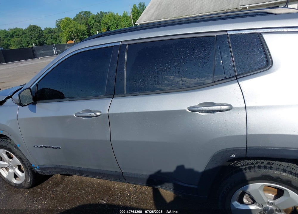 2019 JEEP COMPASS VIN: 3C4NJDBB1KT682739