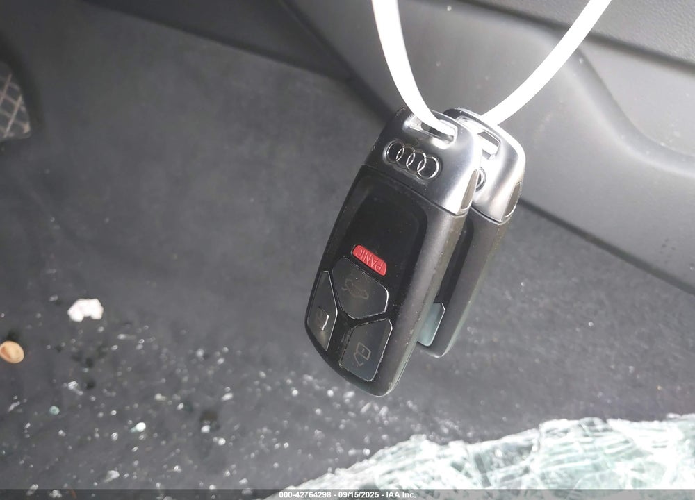 2017 AUDI A4 VIN: WAUANAF47HN006783