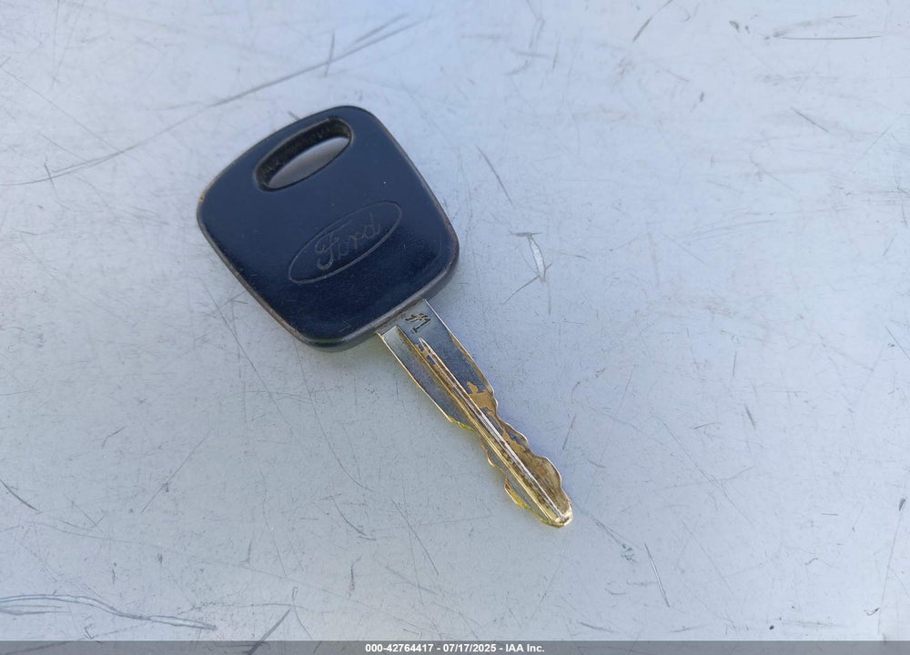 2002 FORD FOCUS SE VIN: 1FAHP34302W168201