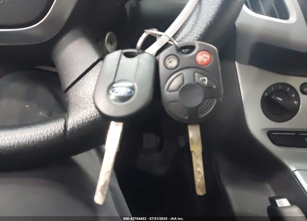 2014 FORD FOCUS VIN: 1FADP3K29EL178837