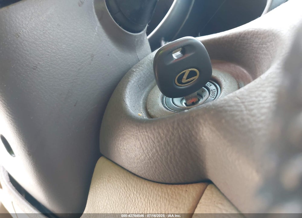 2004 LEXUS RX 330 VIN: JTJGA31U940021026